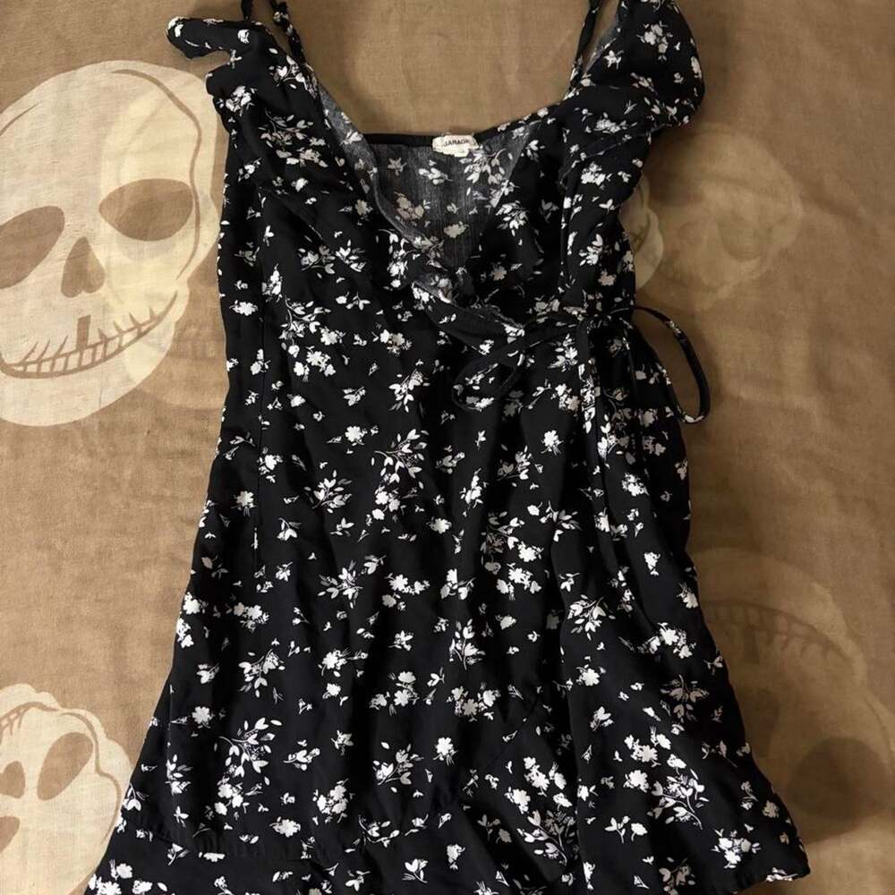 Garage black floral ruffle